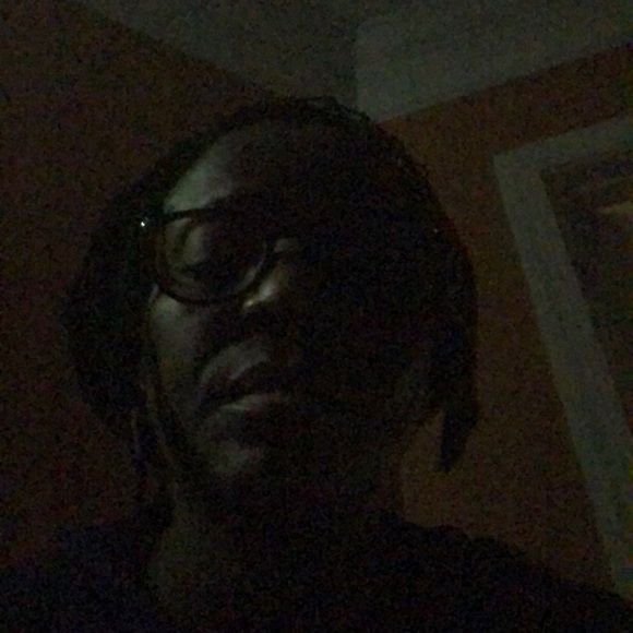 Meet your Posher, Gloria - Picture 1 of 1